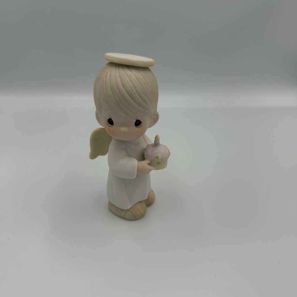 Precious Moments It's The Birthday of a King 1986 Porcelain Figurine Vintage